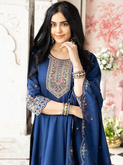 Dhiyona CH Women Floral Embroidered Zari Regular Kurta with Trousers & With Dupatta