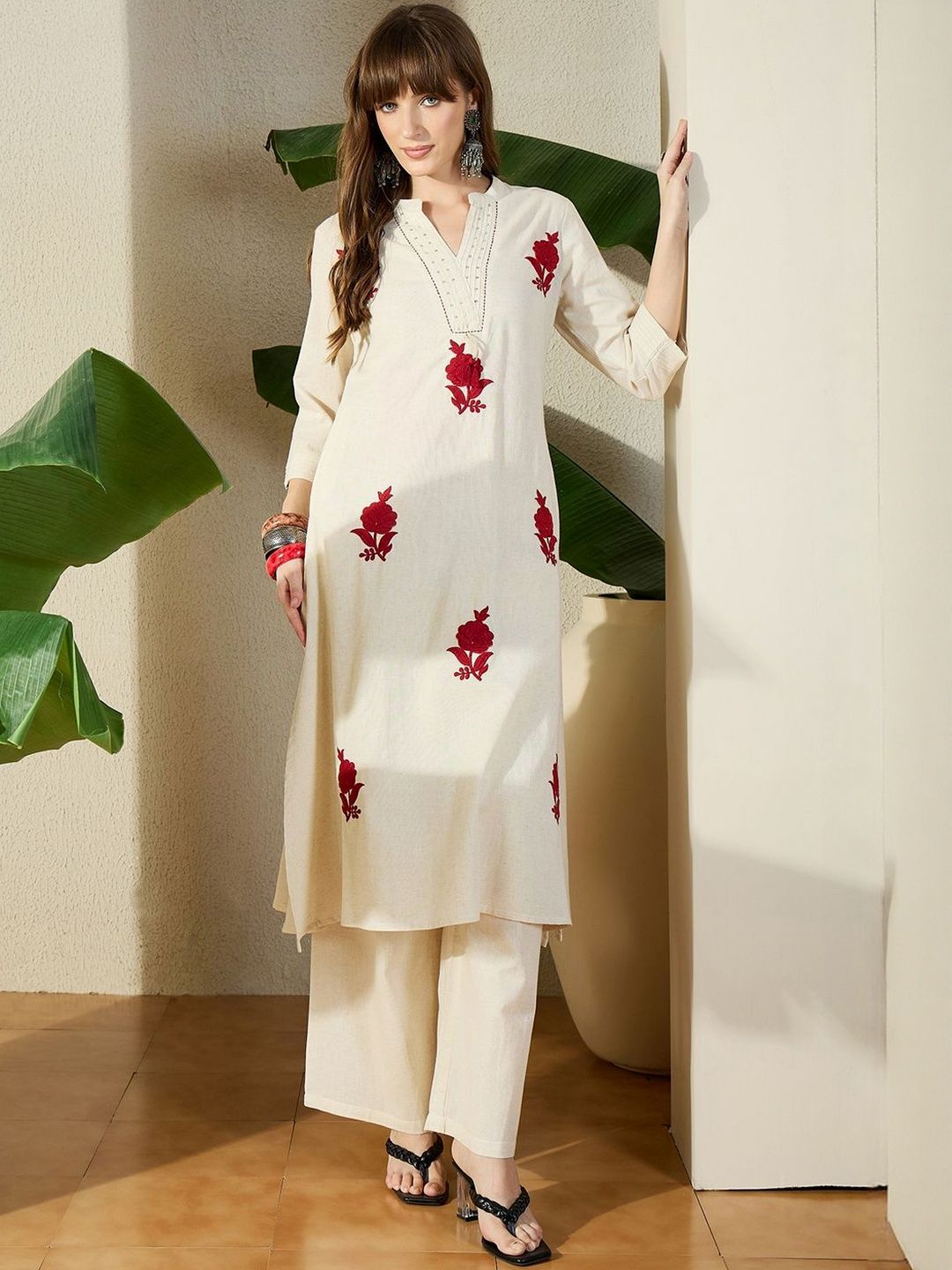 Dhiyona IE Women Pure Cotton Floral Embroidered Thread Work Pure Cotton Kurta with Palazzos
