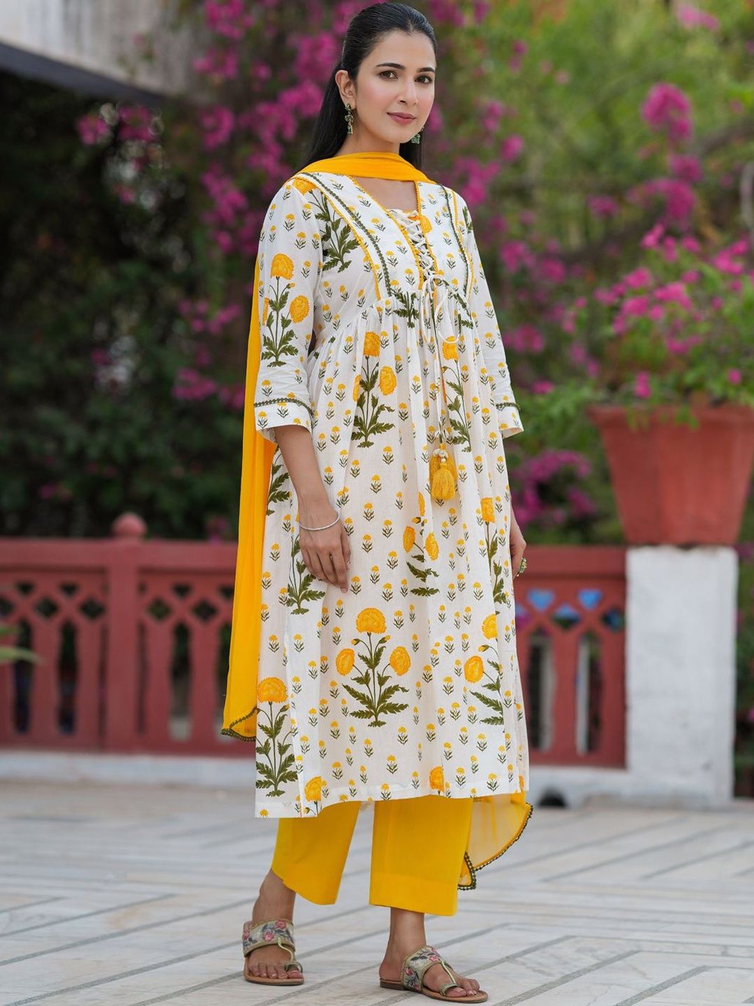 Dhiyona RR Women's Floral Printed Regular Pure Cotton Kurta & Trousers With Dupatta