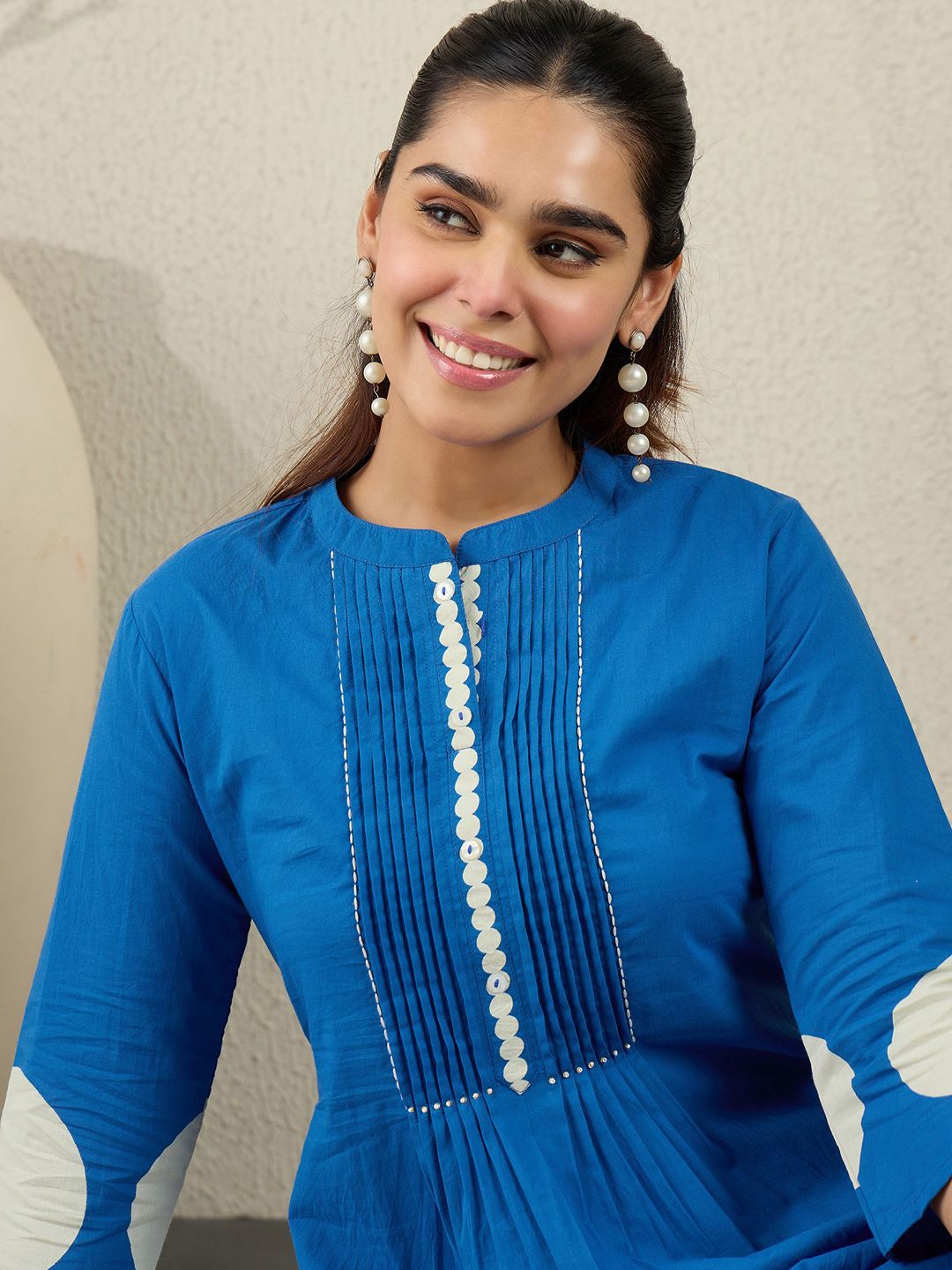 Dhiyona IE Women Printed Pleated Pure Cotton Kurta with Trousers