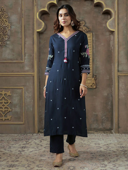 Dhiyona IE Embroidered V-Neck Tunic & Trousers Co-Ords