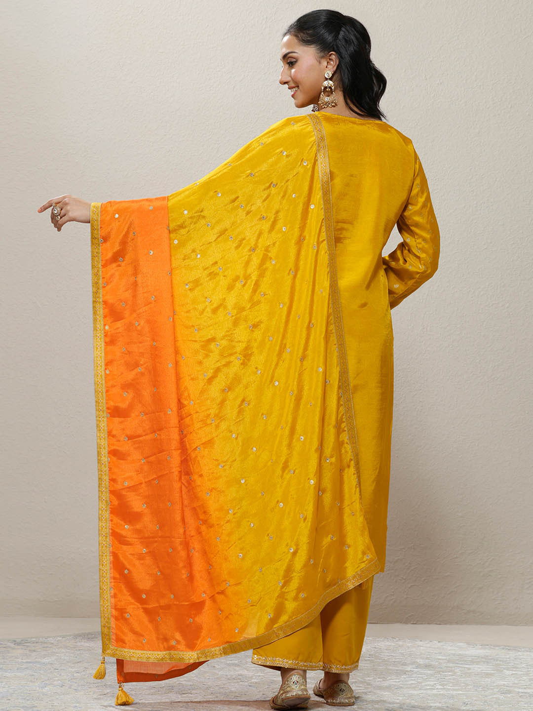 Women Regular Thread Work Kurta with Trousers & With Dupatta