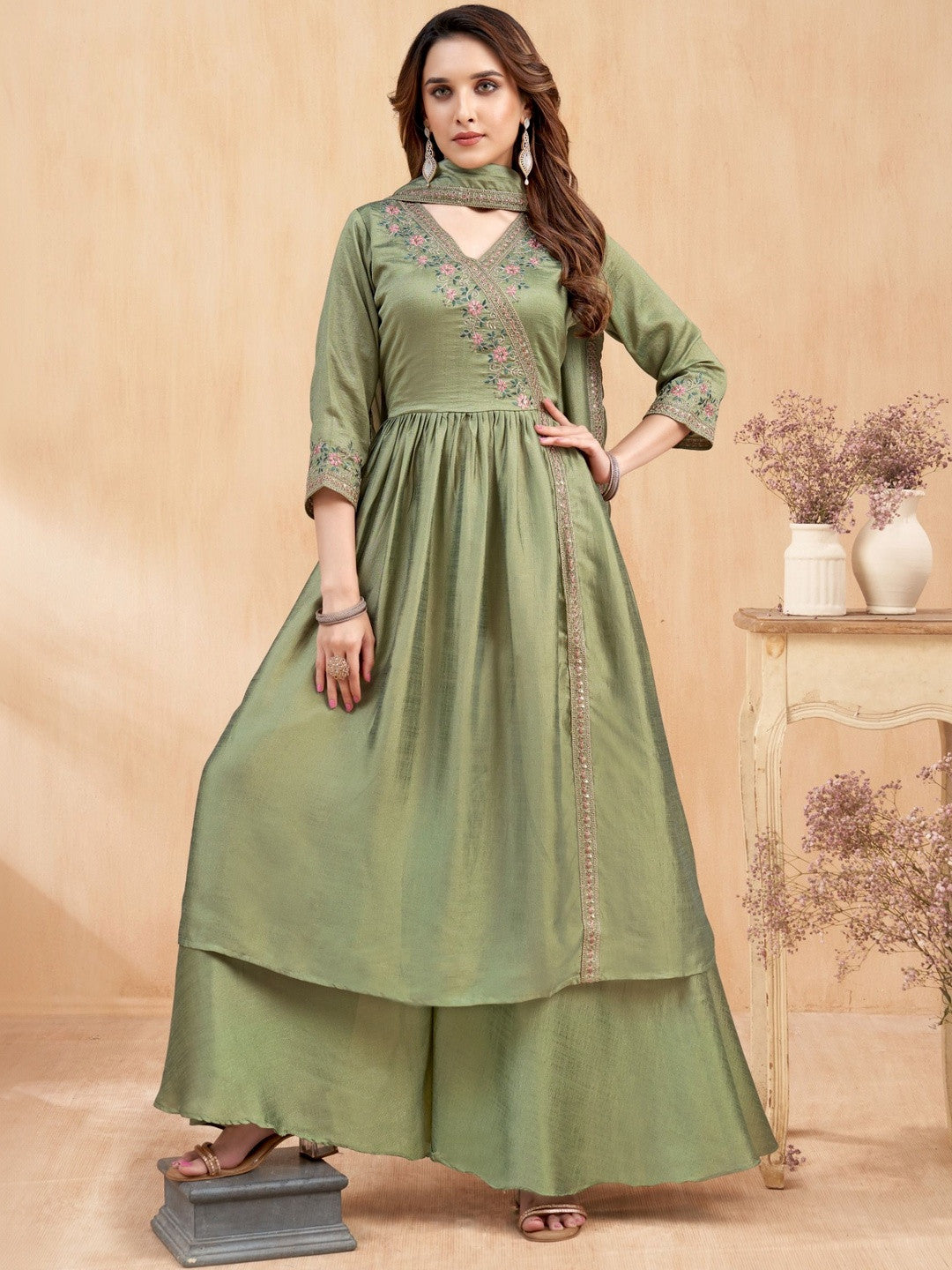 Dhiyona SN Embroidered V-Neck Kurta Trousers & Dupatta