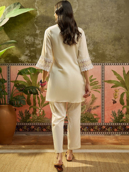 Women Floral Embroidered Regular Thread Work Pure Cotton Kurta with Trousers