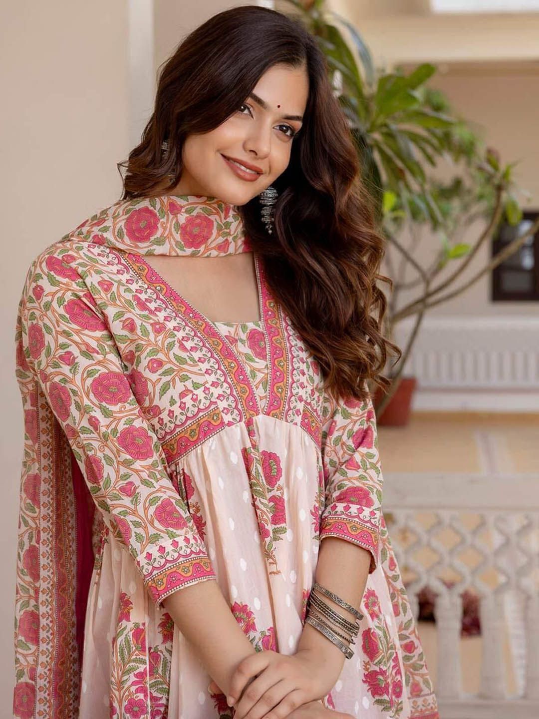 Dhiyona KL Women Floral Printed Regular Pure Cotton Kurta with Trousers & With Dupatta