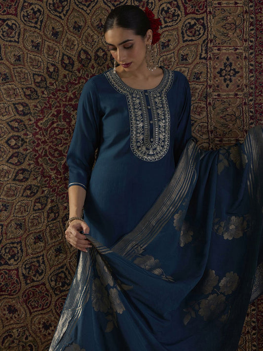 Ethnic Motifs Embroidered Round Neck Thread Work Kurta With Trousers & Dupatta