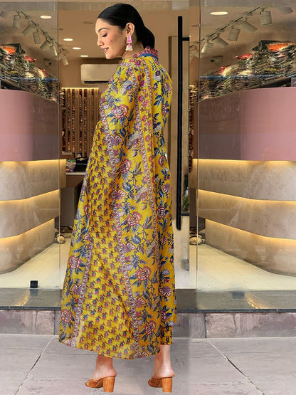 Dhiyona KL Women Floral Printed V-Neck Anarkali Kurta With Palazzos & Dupatta