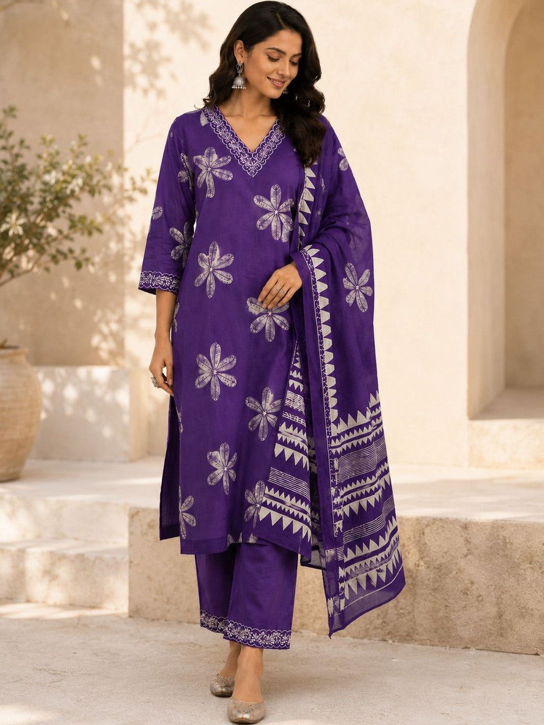 Women Floral Printed Regular Thread Work Pure Cotton Kurta with Trousers & With Dupatta