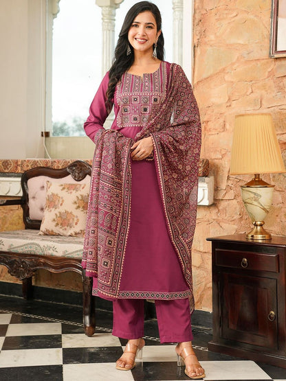 Dhiyona KL Ethnic Motifs Embroidered Straight Thread Work Kurta With Trouser & Dupatta