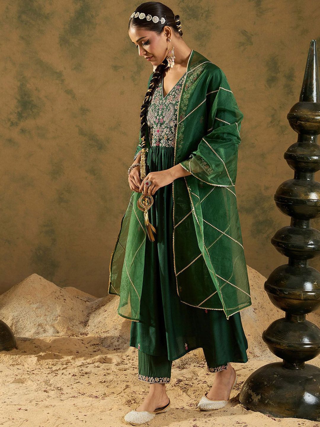 Dhiyona IE Embroidered Zari Work Regular Sleeves A-line Shape V-Neck Liva Kurta Set