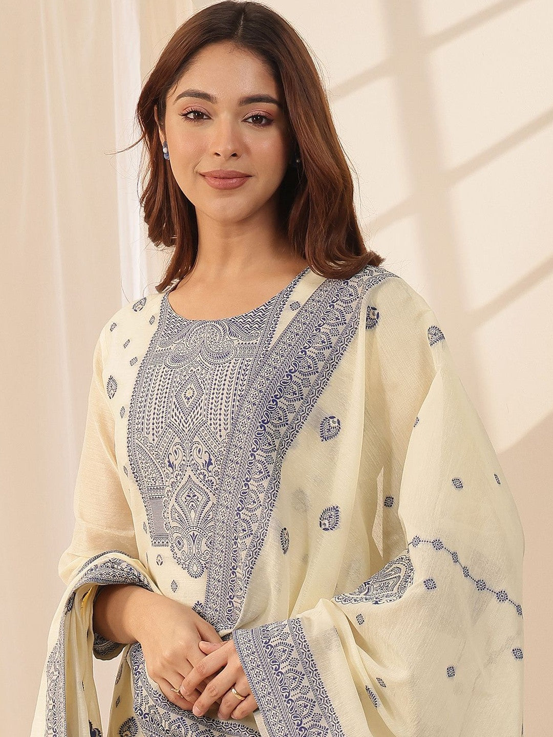 Women Ethnic Motifs Embroidered Regular Thread Work Kurta with Trousers & With Dupatta