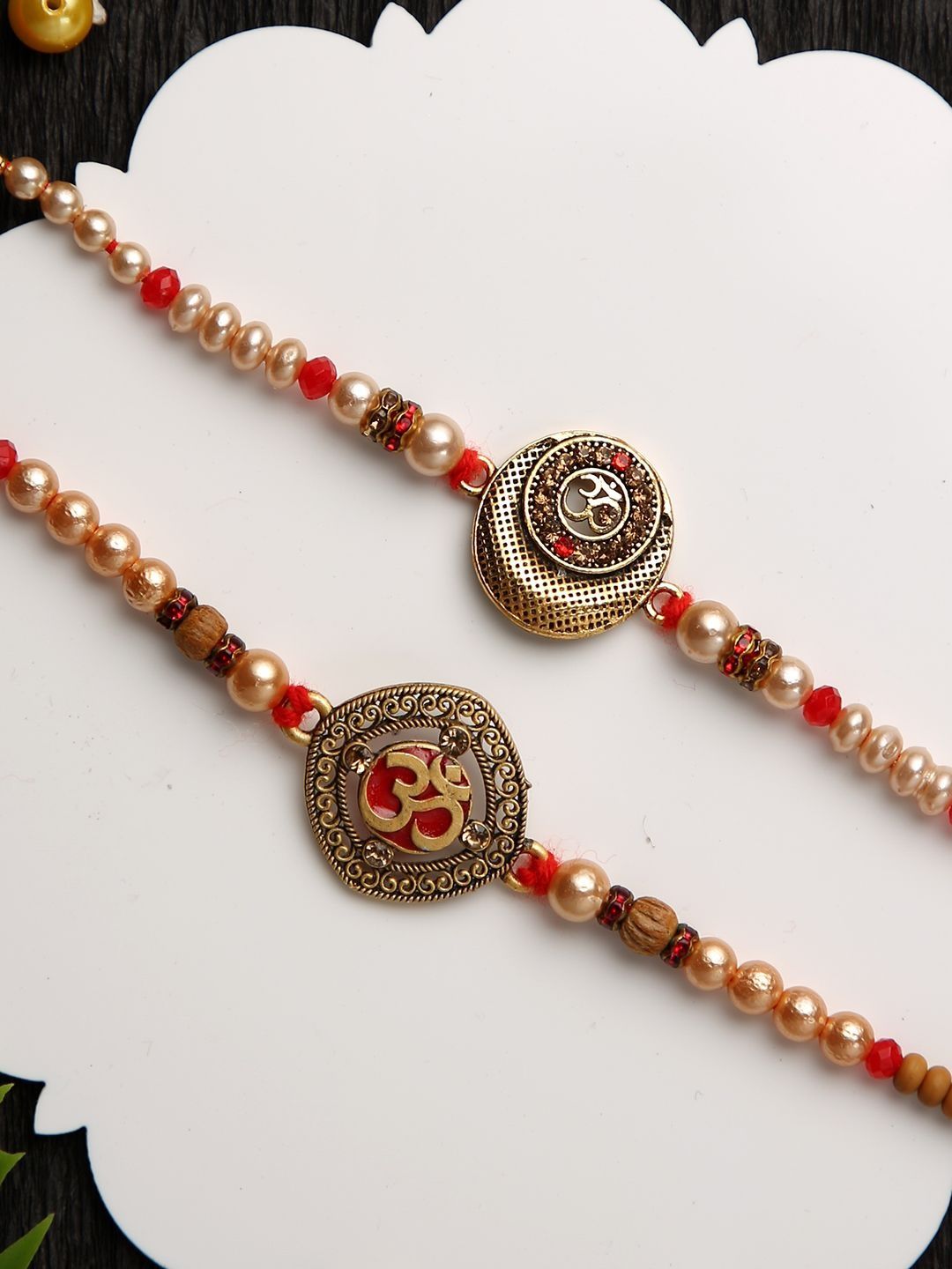 Dhiyona Rakhi