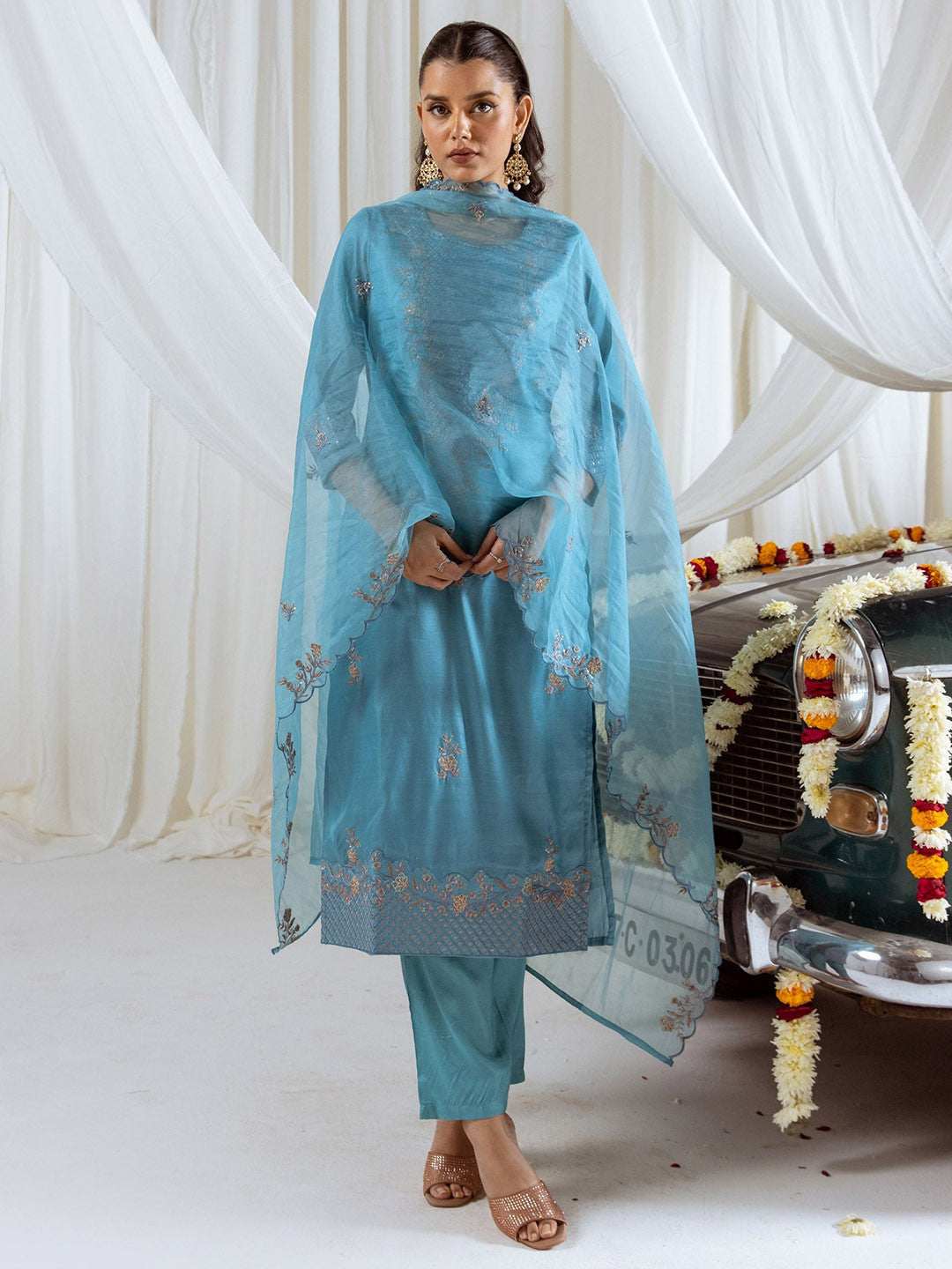 Floral Embroidered Round Neck Muslin Silk Straight Kurta With Trousers And Dupatta