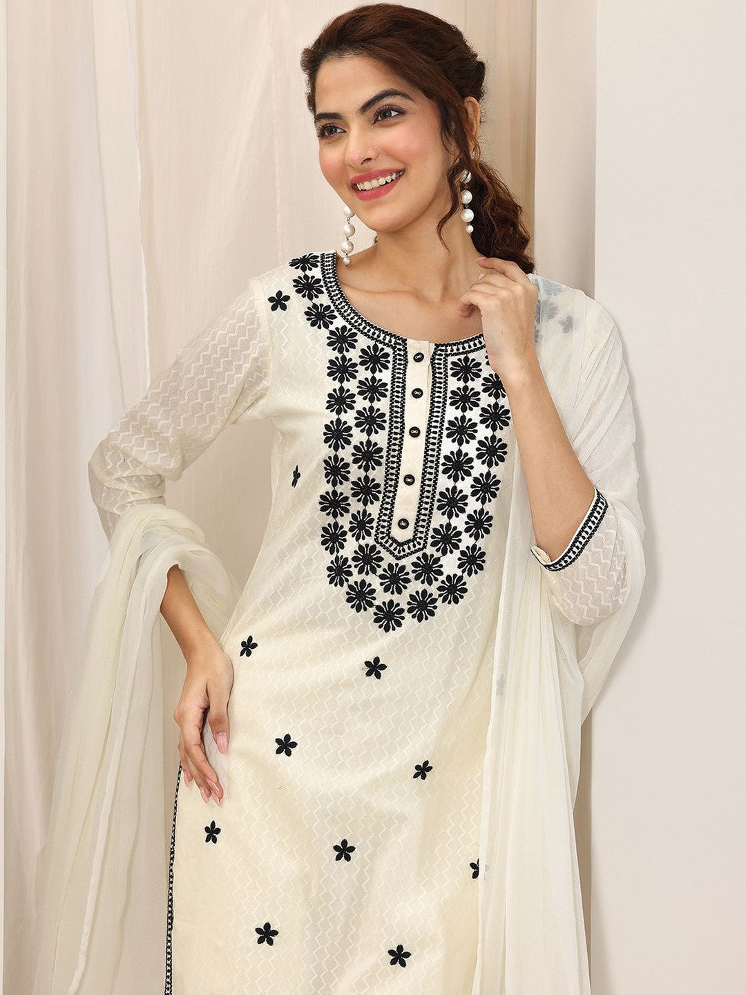 Women Ethnic Motifs Embroidered Regular Thread Work Kurta with Trousers & Dupatta