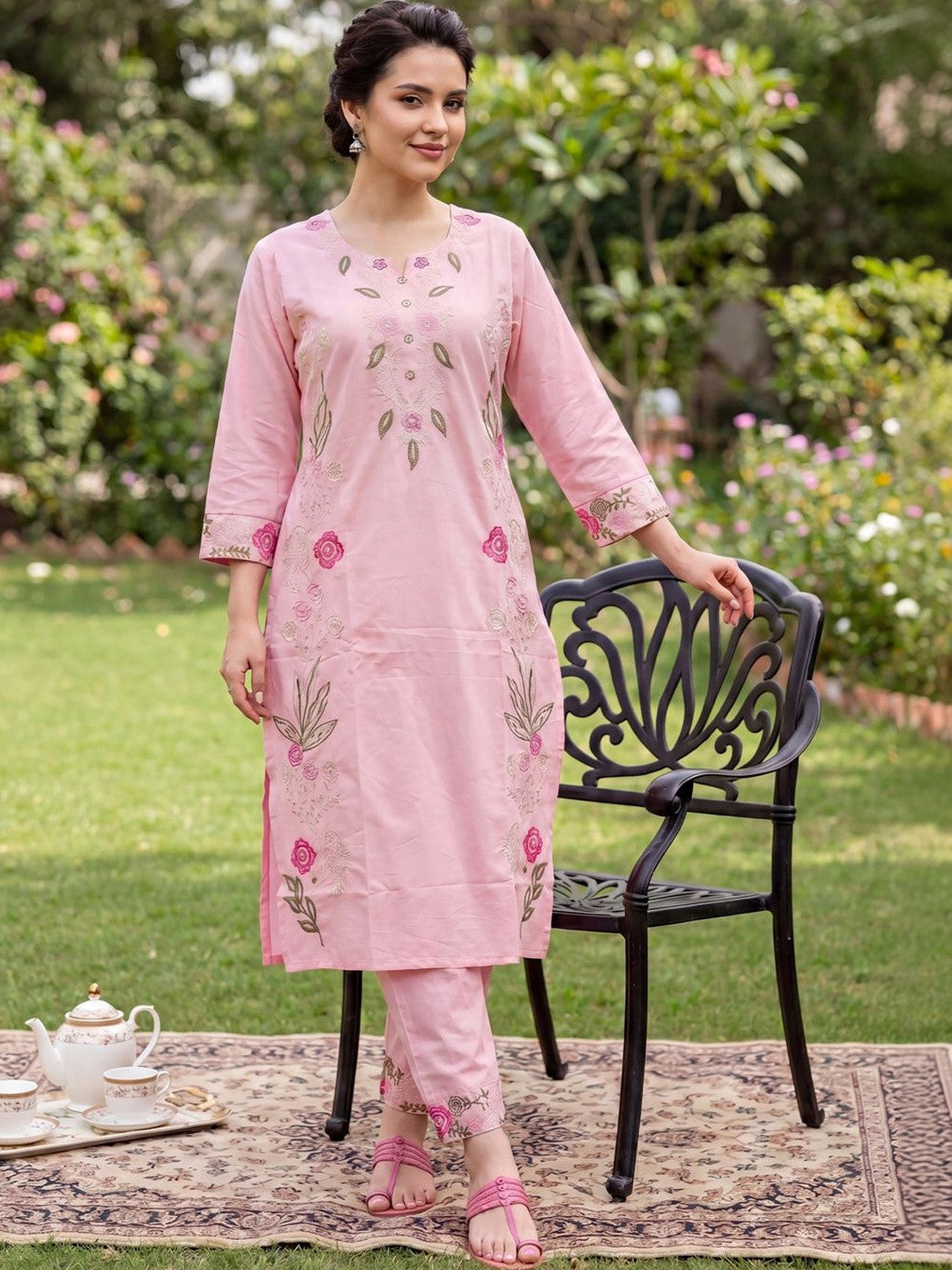 Women Floral Embroidered Regular Thread Work Pure Cotton Kurta with Trousers