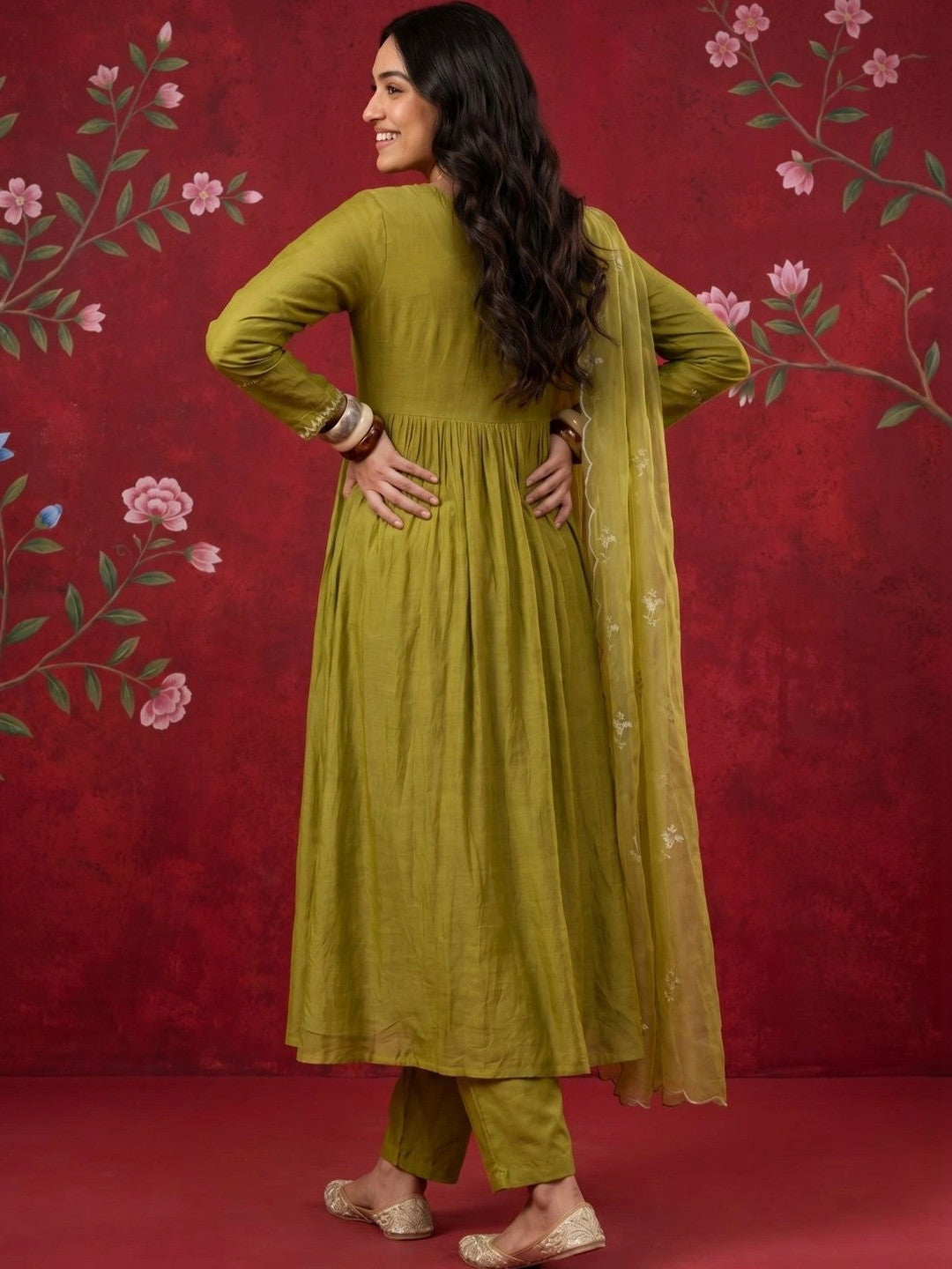 Women Ethnic Motifs Embroidered Empire Thread Work Pure Silk Kurta with Trousers & With Dupatta