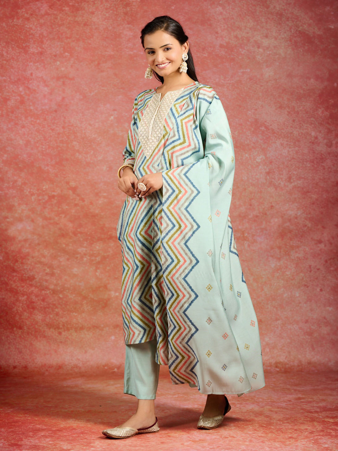 Women Printed Regular Thread Work Kurta with Trousers & With Dupatta
