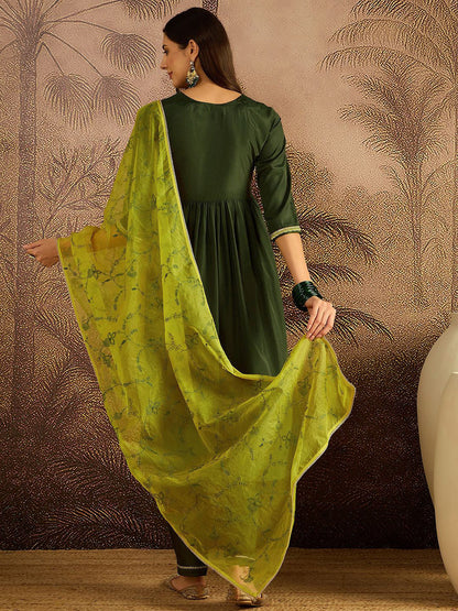 Floral Embroidered Round Neck Thread Work Kurta With Trousers & Dupatta