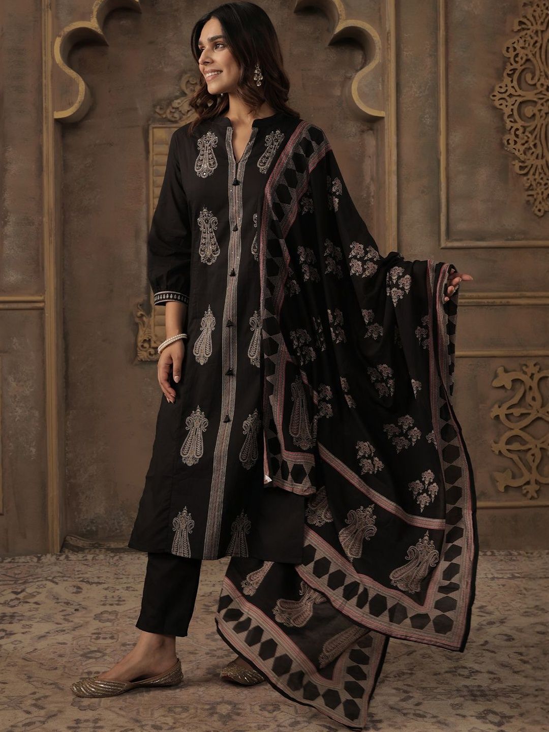 Dhiyona IE Women Ethnic Motifs Embroidered Thread Work Cotton Kurta with Trousers & Dupatta