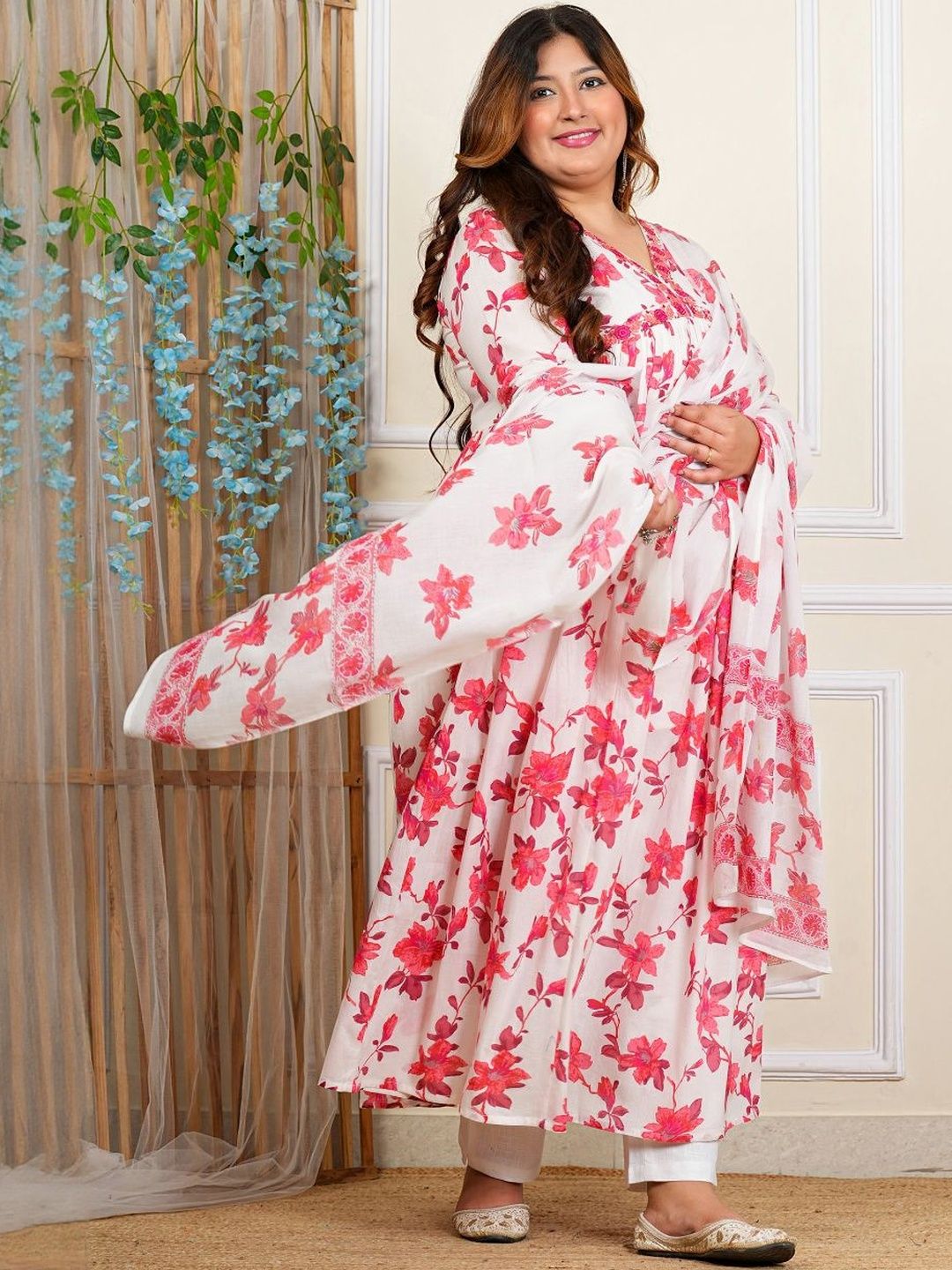 Dhiyona KL Floral Printed V-Neck Empire Pure Cotton Kurta With Trousers & Dupatta