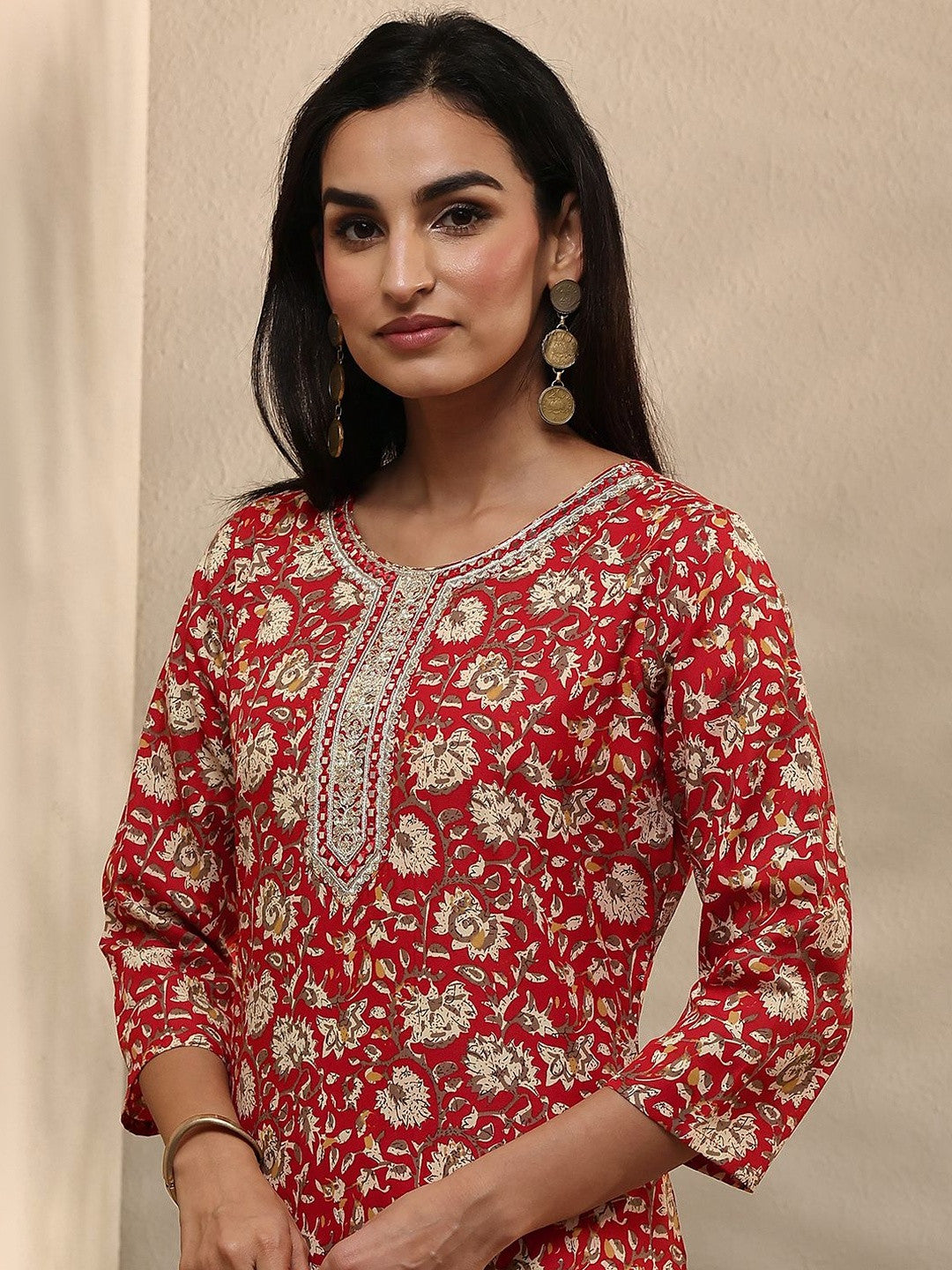 Women Floral Printed Regular Thread Work Kurta with Trousers & With Dupatta