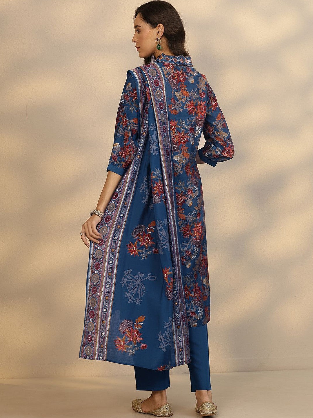 Women Floral Printed Regular Kurta with Trousers & With Dupatta