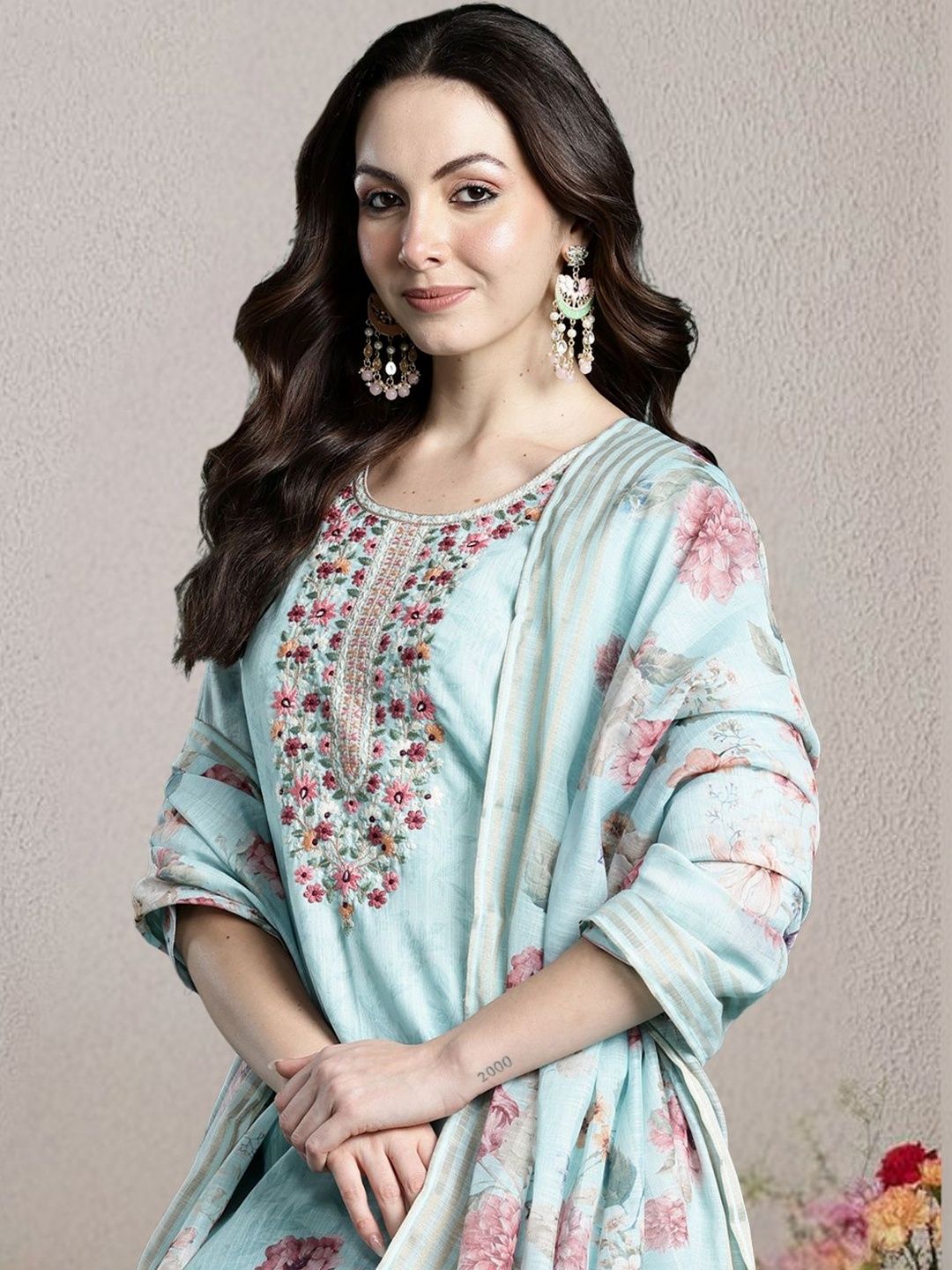 Dhiyona IE Women Floral Embroidered Regular Thread Work Linen Kurta with Trousers & With Dupatta