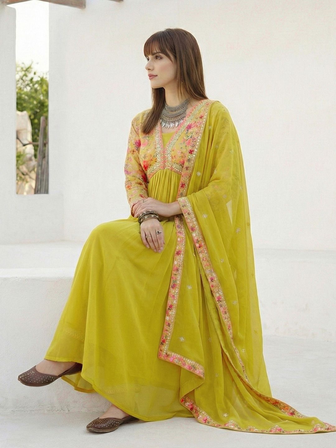 Dhiyona CH Women Floral Printed Panelled Kurta with Trousers & With Dupatta
