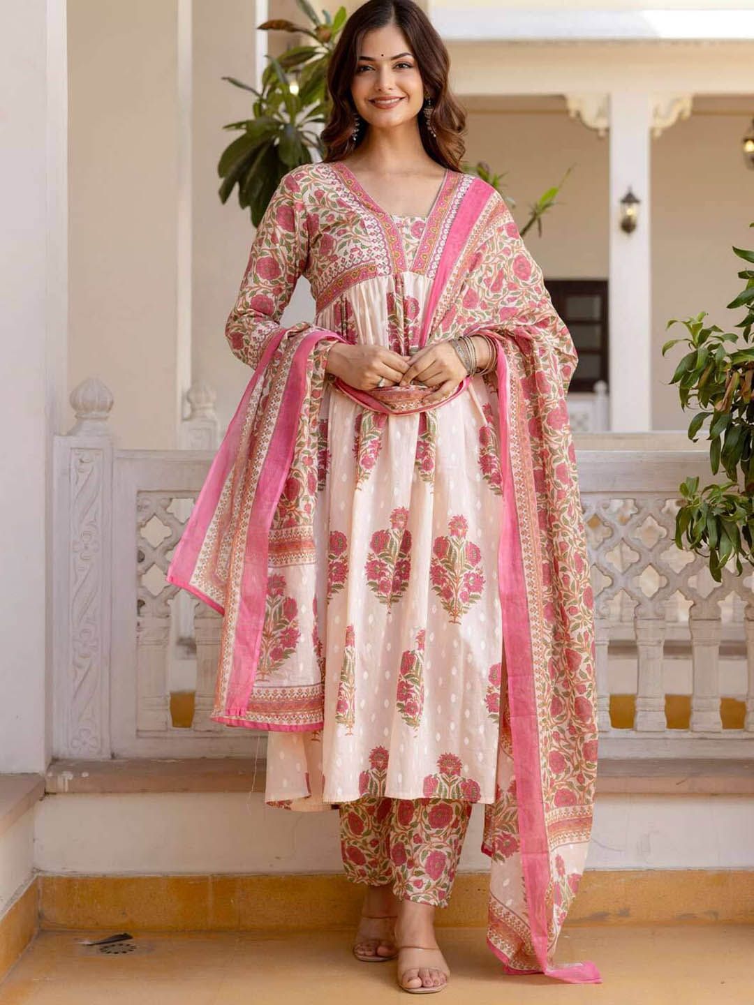 Dhiyona KL Women Floral Printed Regular Pure Cotton Kurta with Trousers & With Dupatta