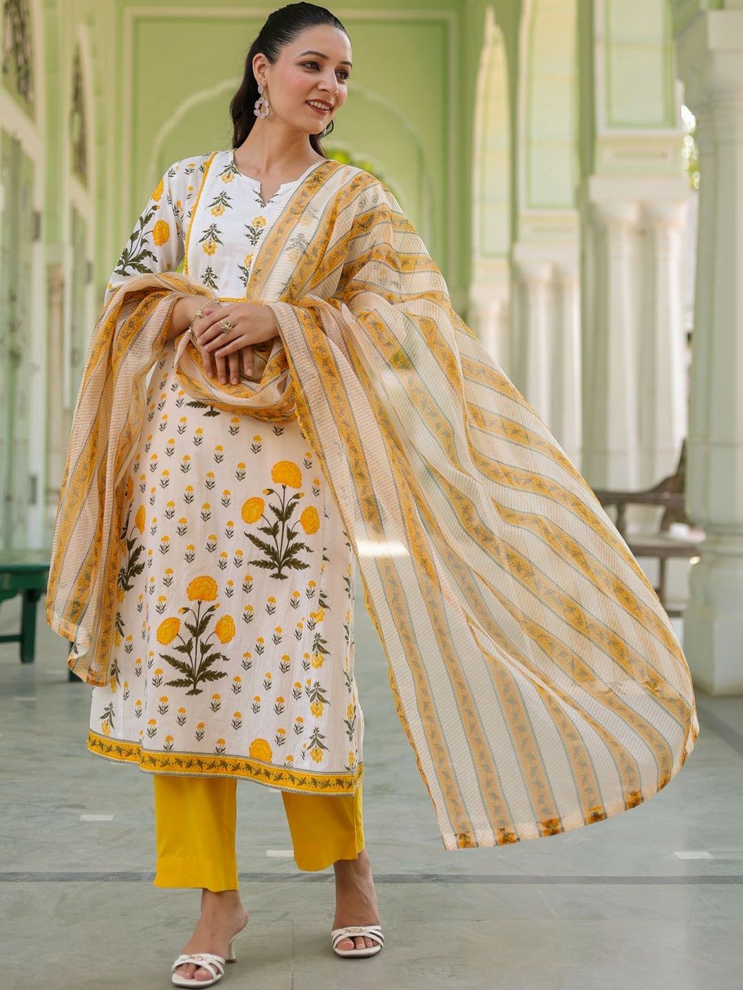 Dhiyona RR Women's Floral Printed Regular Pure Cotton Kurta with Trousers & With Dupatta