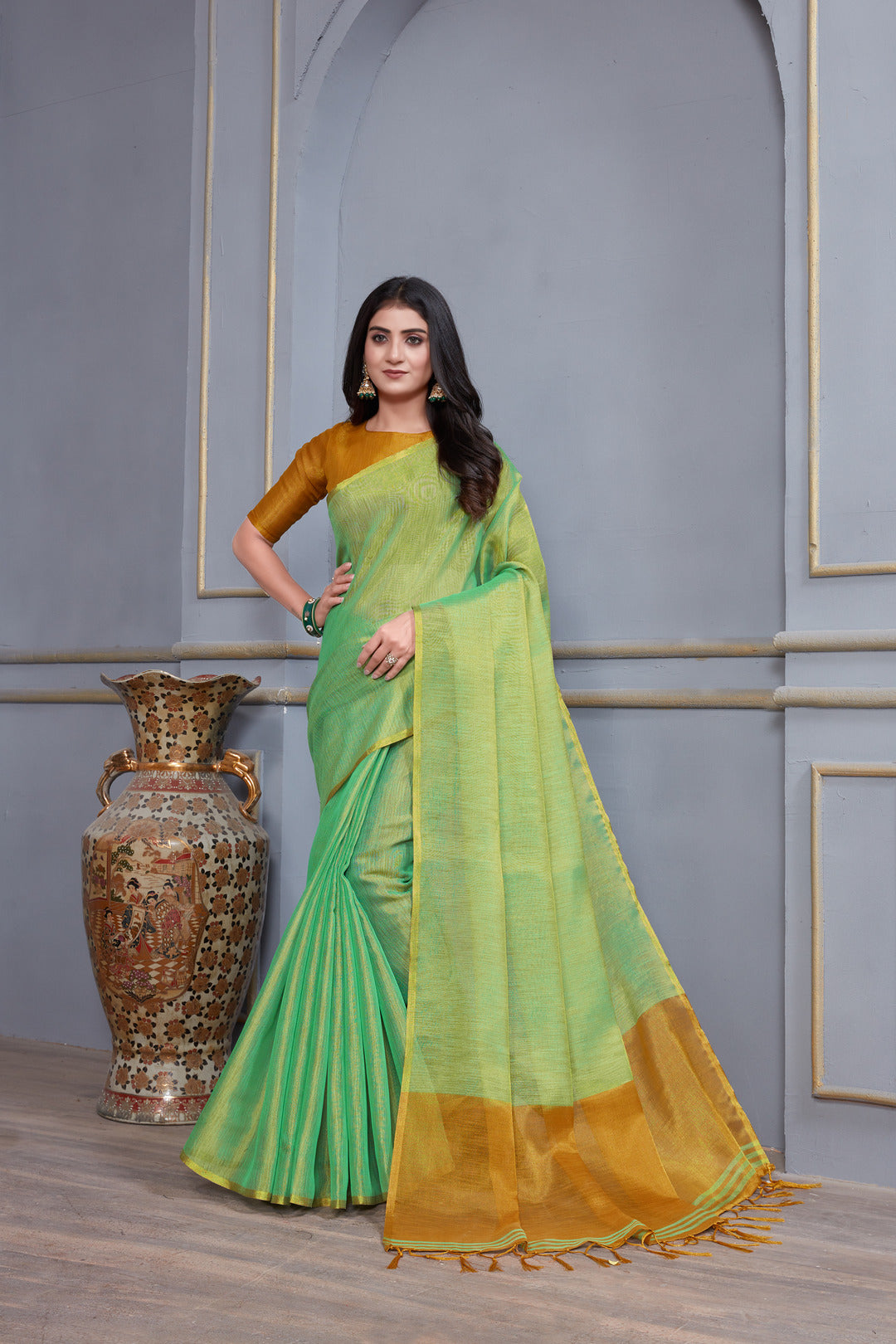 Dhiyona GR Women's Jheel Fern Green & Gold Zari Woven Design Linen Jacquard Saree