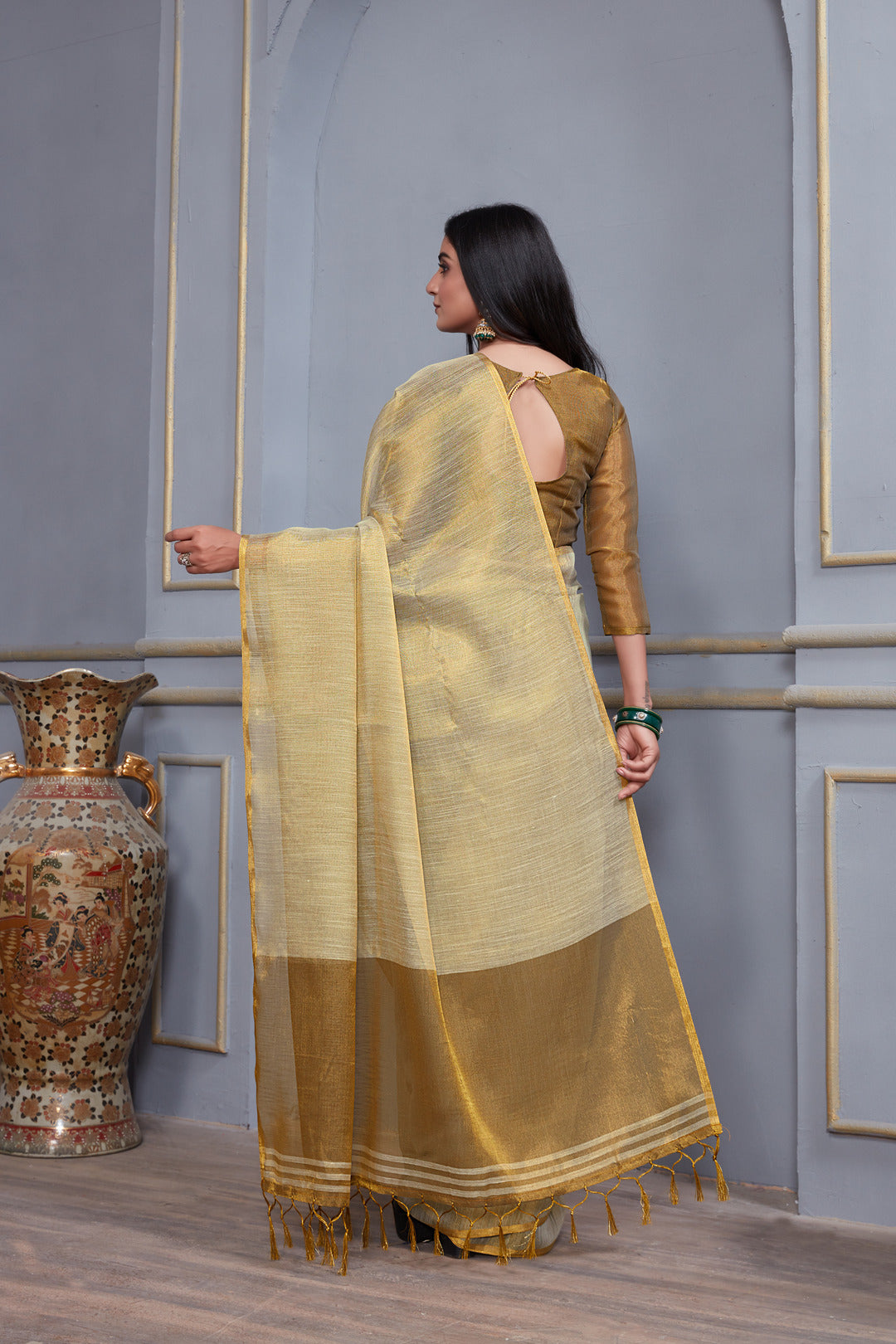 Dhiyona GR Women's Jheel Frost Grey & Gold Zari Woven Design Linen Jacquard Saree