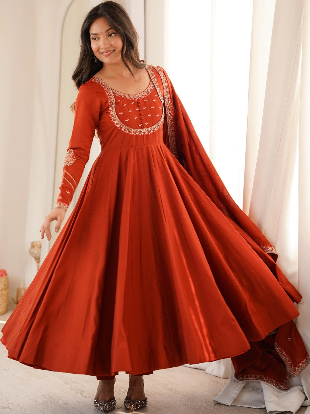 Women Ethnic Motifs Embroidered Empire Thread Work Chanderi Silk Kurta with Trousers & With Dupatta