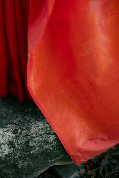 Dhiyona ST Solid Red Saree with Woven Jacquard Pallu in Gold & Self Blouse Fabric