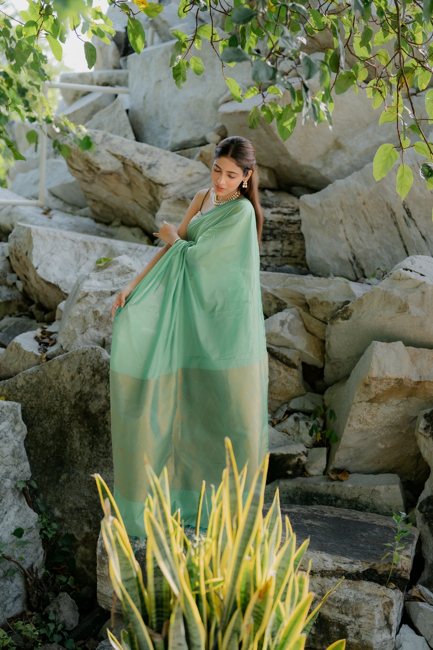 Dhiyona ST Solid Green-Yellow Saree with Woven Jacquard Pallu in Gold & Self Blouse Fabric