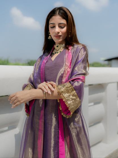 Dhiyona ST 3-Piece Suit Set – Purple Organza Kurta with Zari Sleeves & Dupatta with Pink Piping