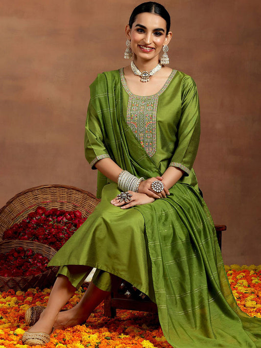 Ethnic Motifs Yoke Design Sequinned Straight Kurta With Trousers & Dupatta