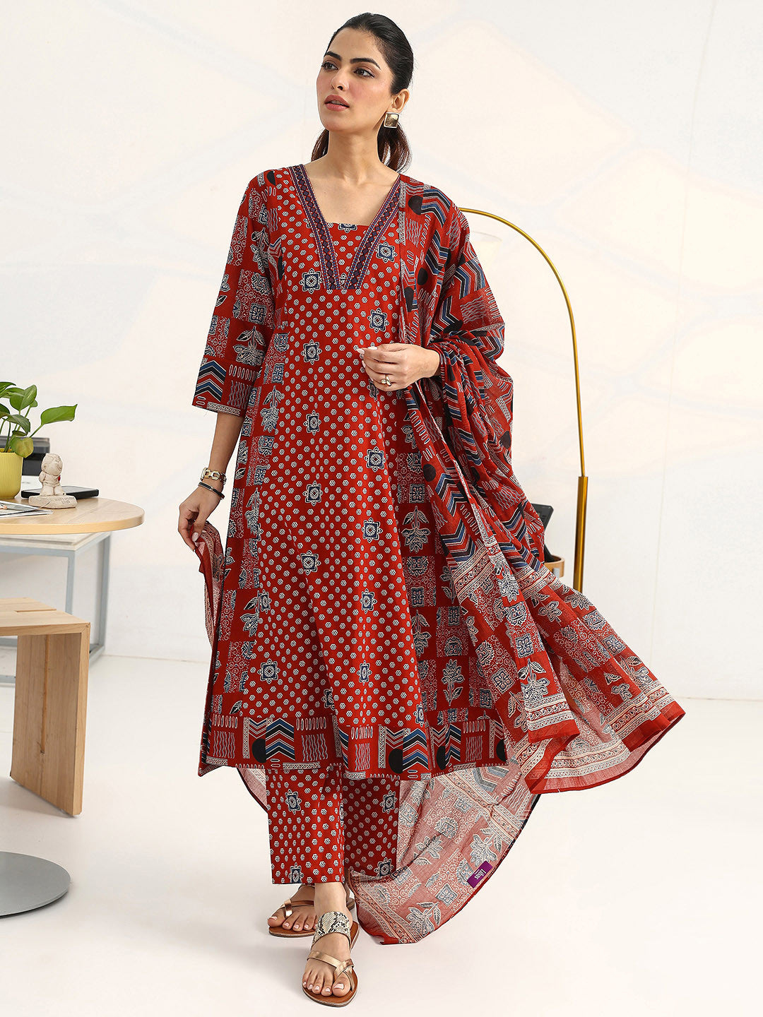 Women Ethnic Motifs Printed Regular Cotton Blend Kurta with Trousers & With Dupatta