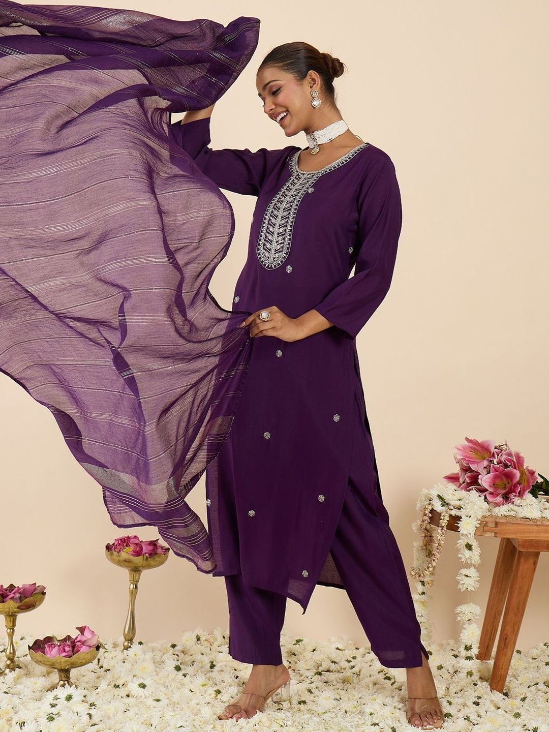 Dhiyona IE Women Ethnic Motifs Embroidered Regular Thread Work Kurta with Trousers & With Dupatta