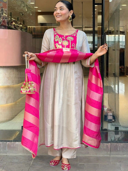 Women Ethnic Motifs Empire Thread Work Kurta with Trousers & With Dupatta