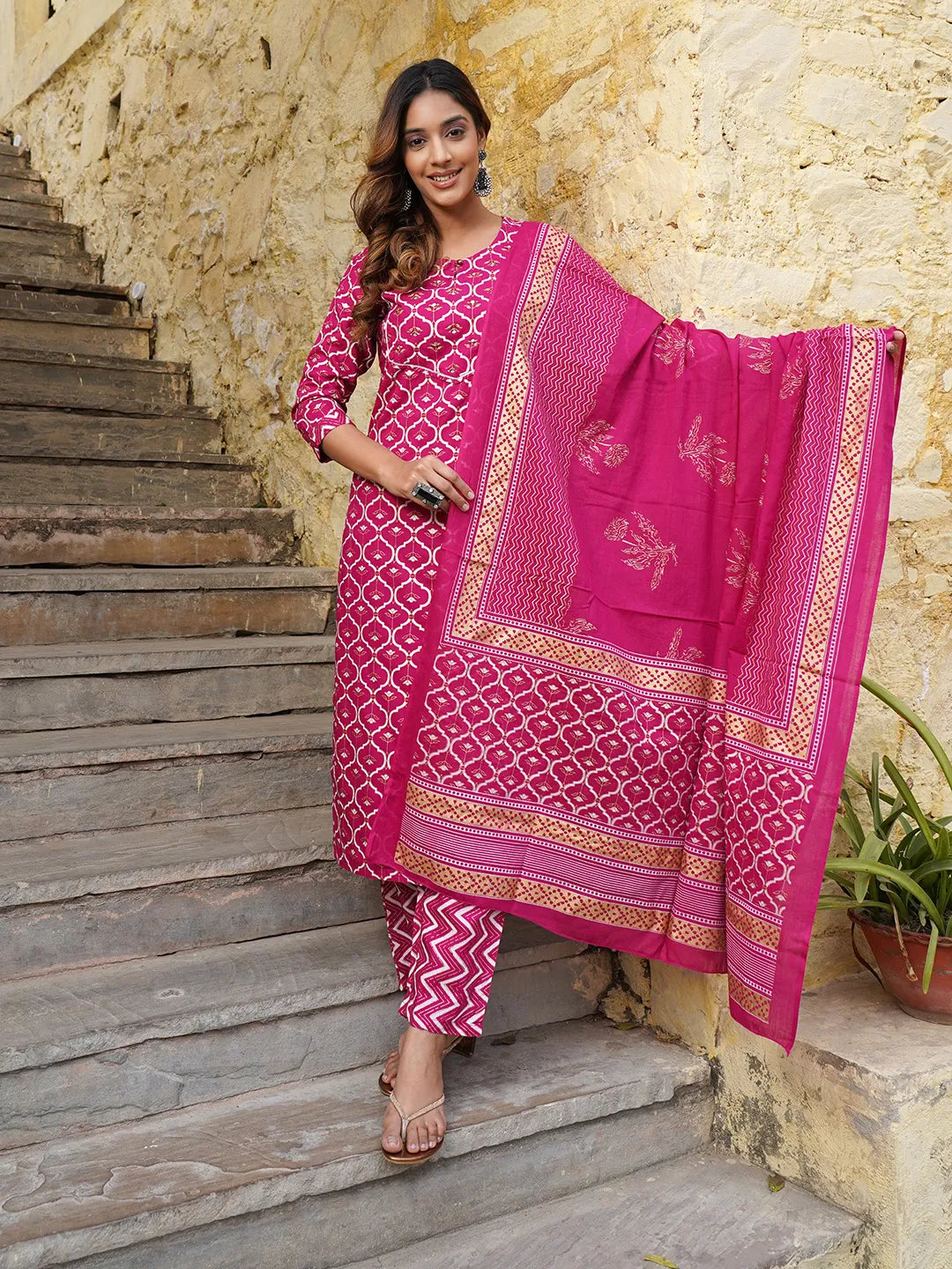 Women Pink Geometric Straight Kurta Pant and Dupatta Set