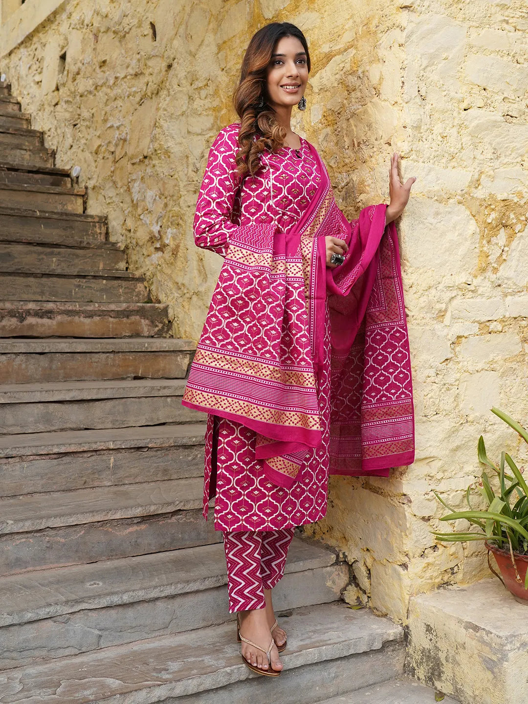 Women Pink Geometric Straight Kurta Pant and Dupatta Set