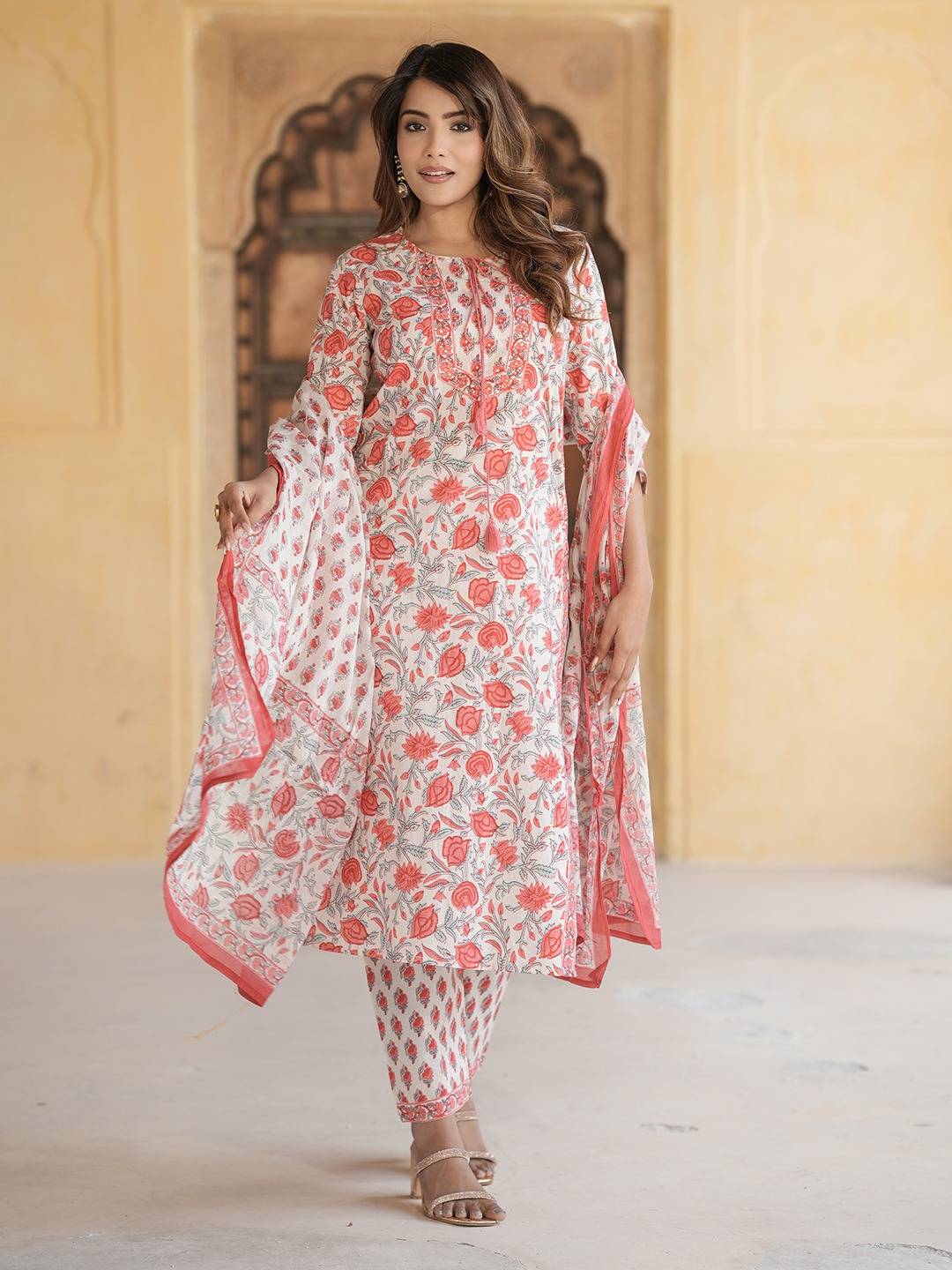 Women Peach And White Straight Kurta Pant Dupatta Set