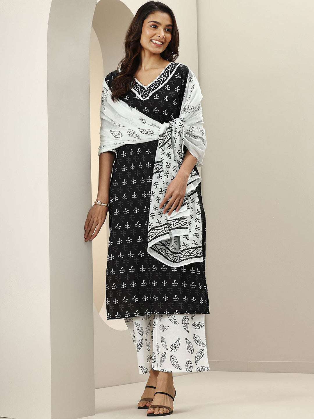 Women Ethnic Motifs Printed Regular Kurta with Palazzos & With Dupatta