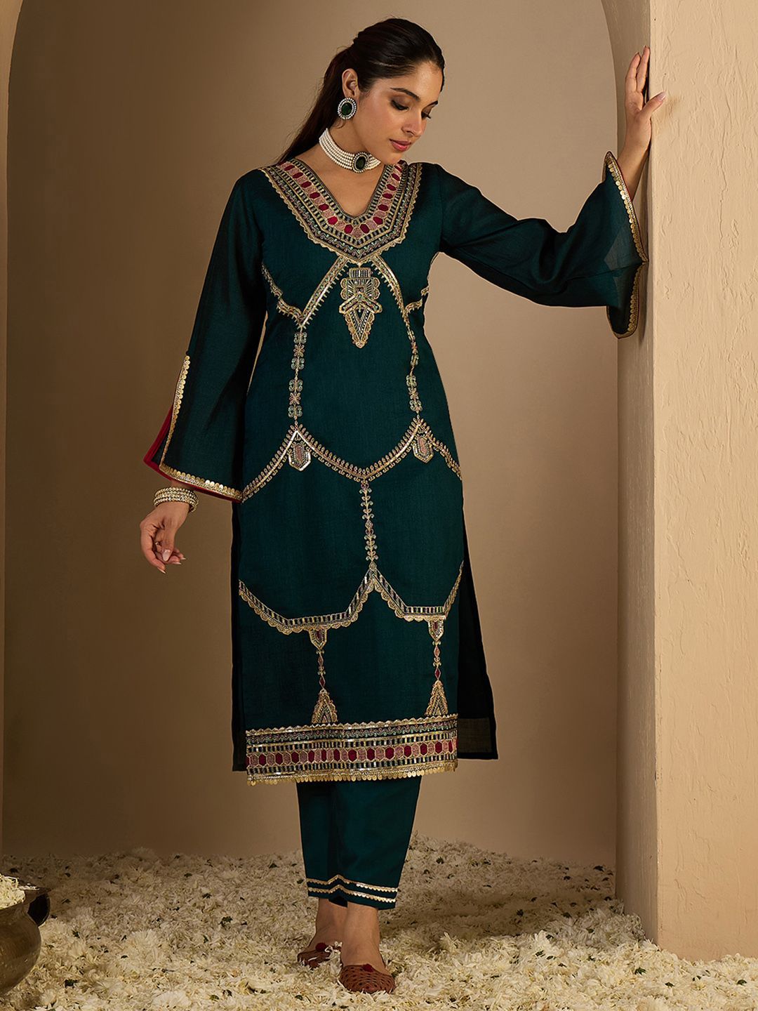 Dhiyona IE Embroidered Tunic With Trousers Co-Ords