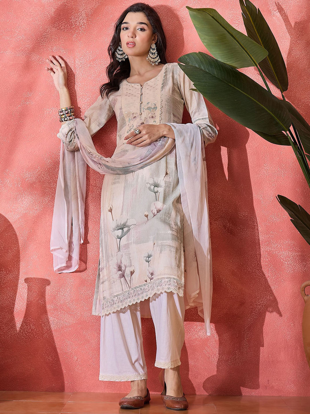 Dhiyona SN Women Floral Embroidered Straight Kurta Sets