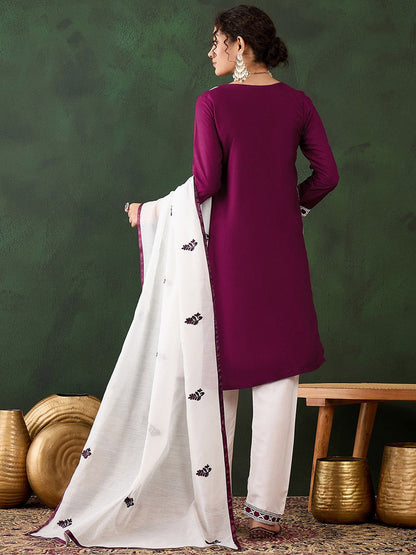 Floral Embroidered Thread Work Pure Cotton Kurti with Trousers & Dupatta