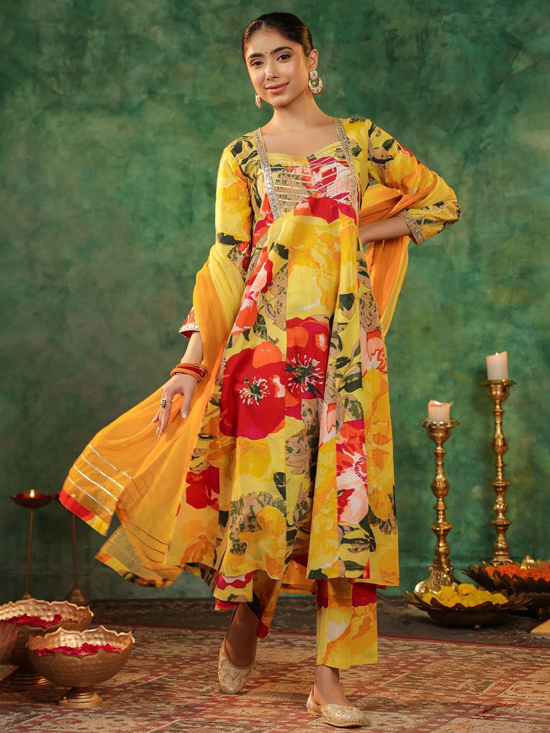 Dhiyona RR Women's Floral Printed Gotta Patti Pure Cotton Kurta Sets