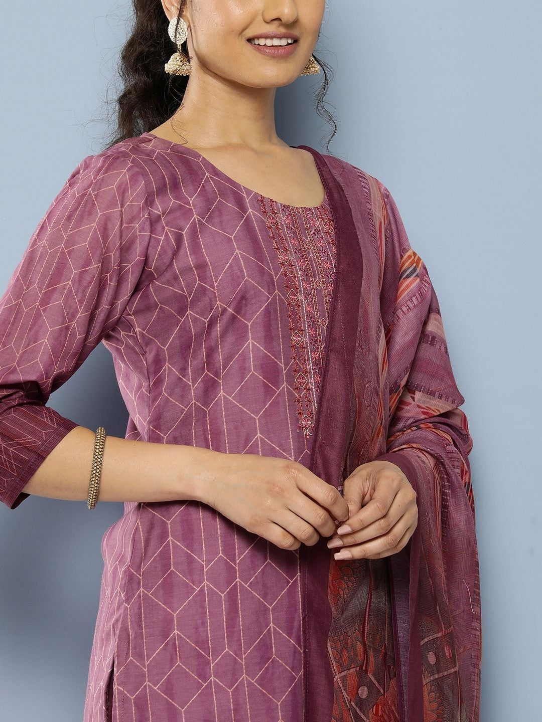 Women Printed Regular Thread Work Kurta with Trousers & With Dupatta
