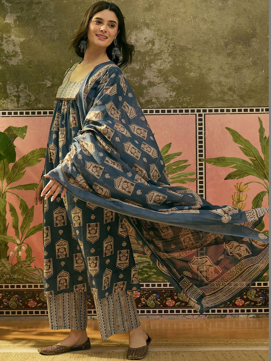 Dhiyona SN Printed Round Neck Kurta Trousers & Dupatta